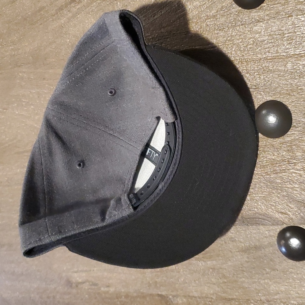 Sullen hat - Picture 3 of 4